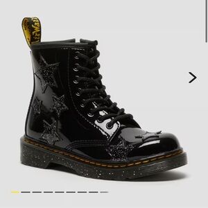 Kids Dr. Martens Star Boots